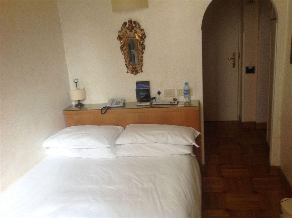 Hotel Fontana Roma Dış mekan fotoğraf